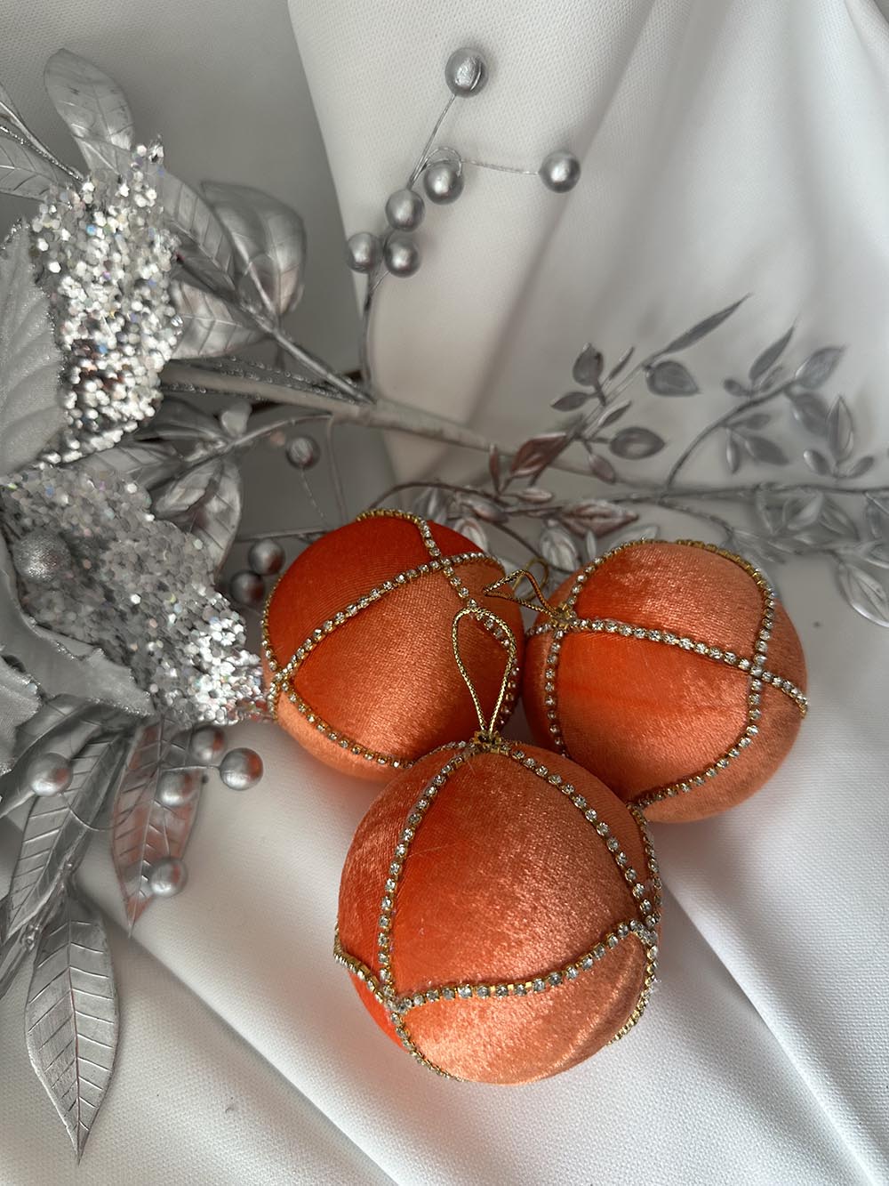 Turuncu  Çam Ağacı Süsü - 8 Cm Kadife Yılbaşı Çam Ağacı Topu