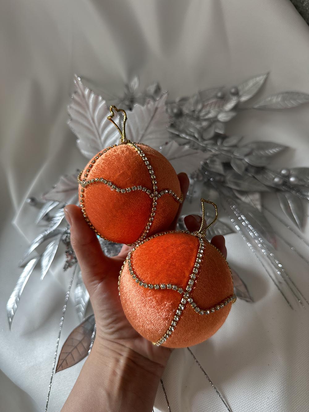 Turuncu  Çam Ağacı Süsü - 8 Cm Kadife Yılbaşı Çam Ağacı Topu