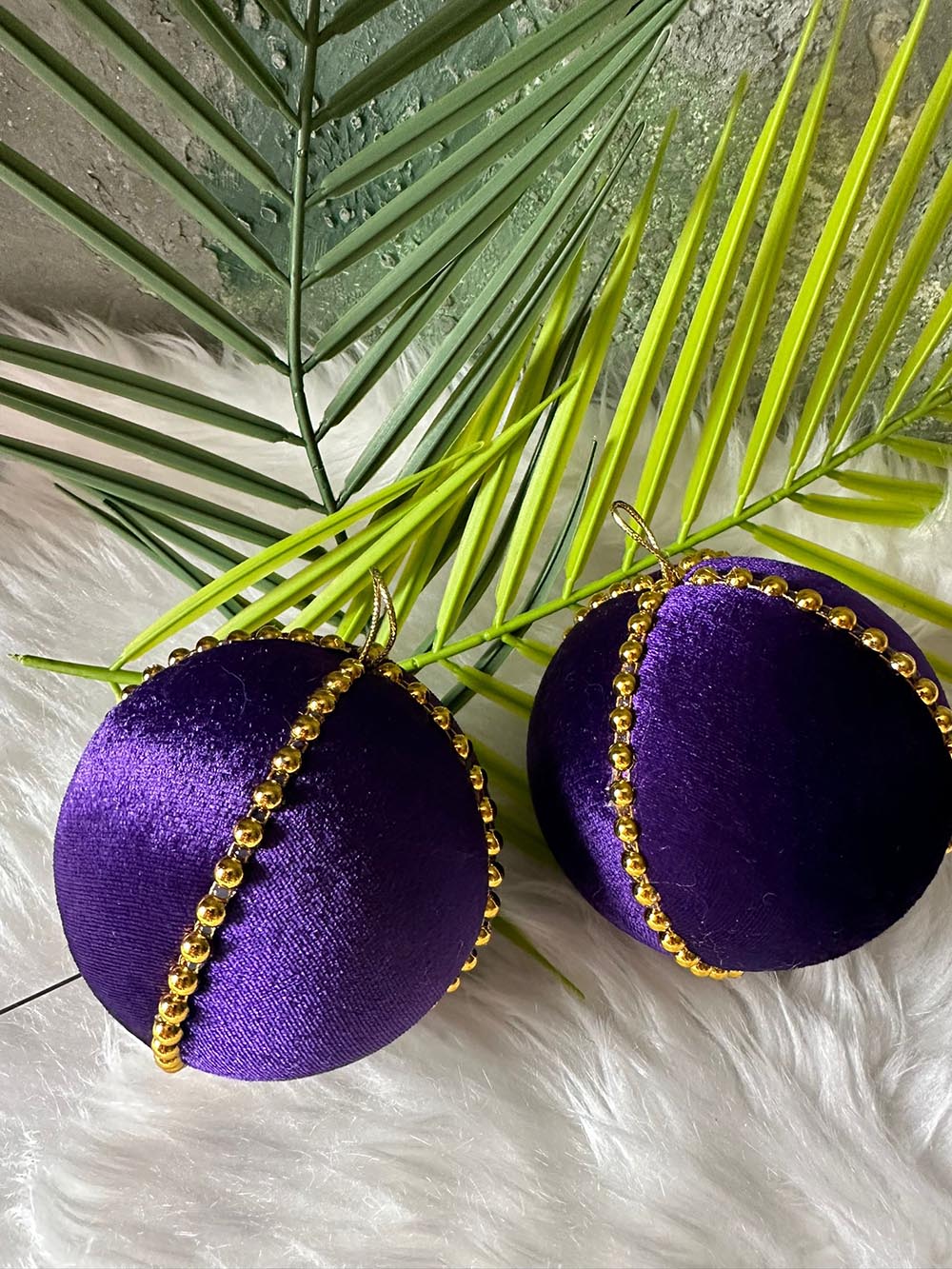 Mor Kadife  Çam Ağacı Süsü -  15 Cm Yılbaşı Çam Ağacı Topu