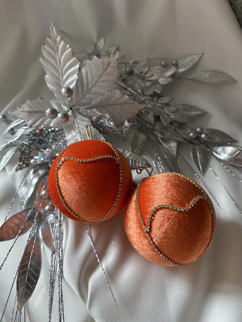 Turuncu Taşlı Büyük Etnik Yılbaşı Çam Ağacı Topu