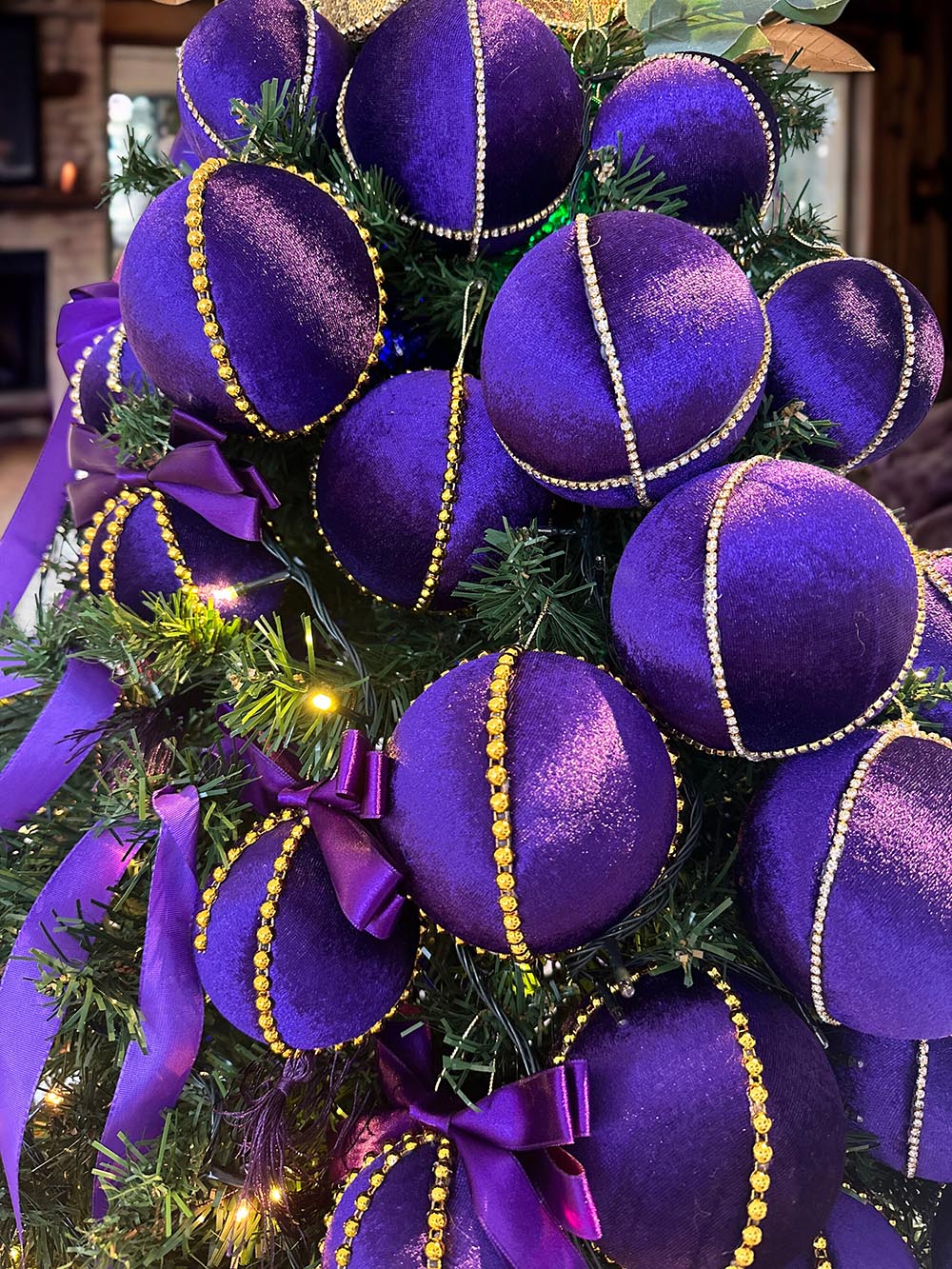 BRIGHT PURPLE - YILBAŞI ÇAM AĞACI