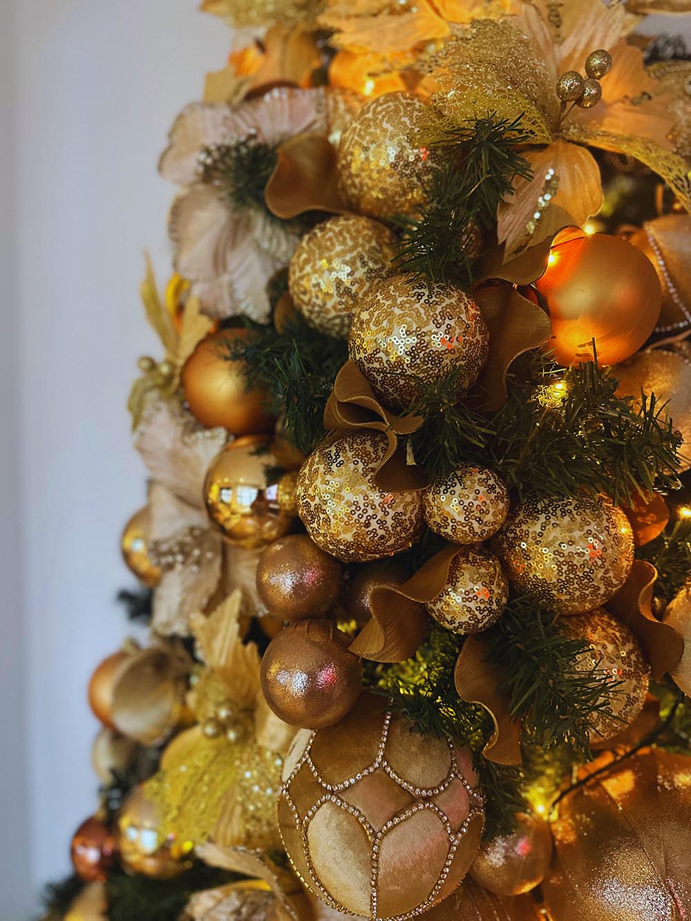 CREAM FLOWER - YILBAŞI ÇAM AĞACI